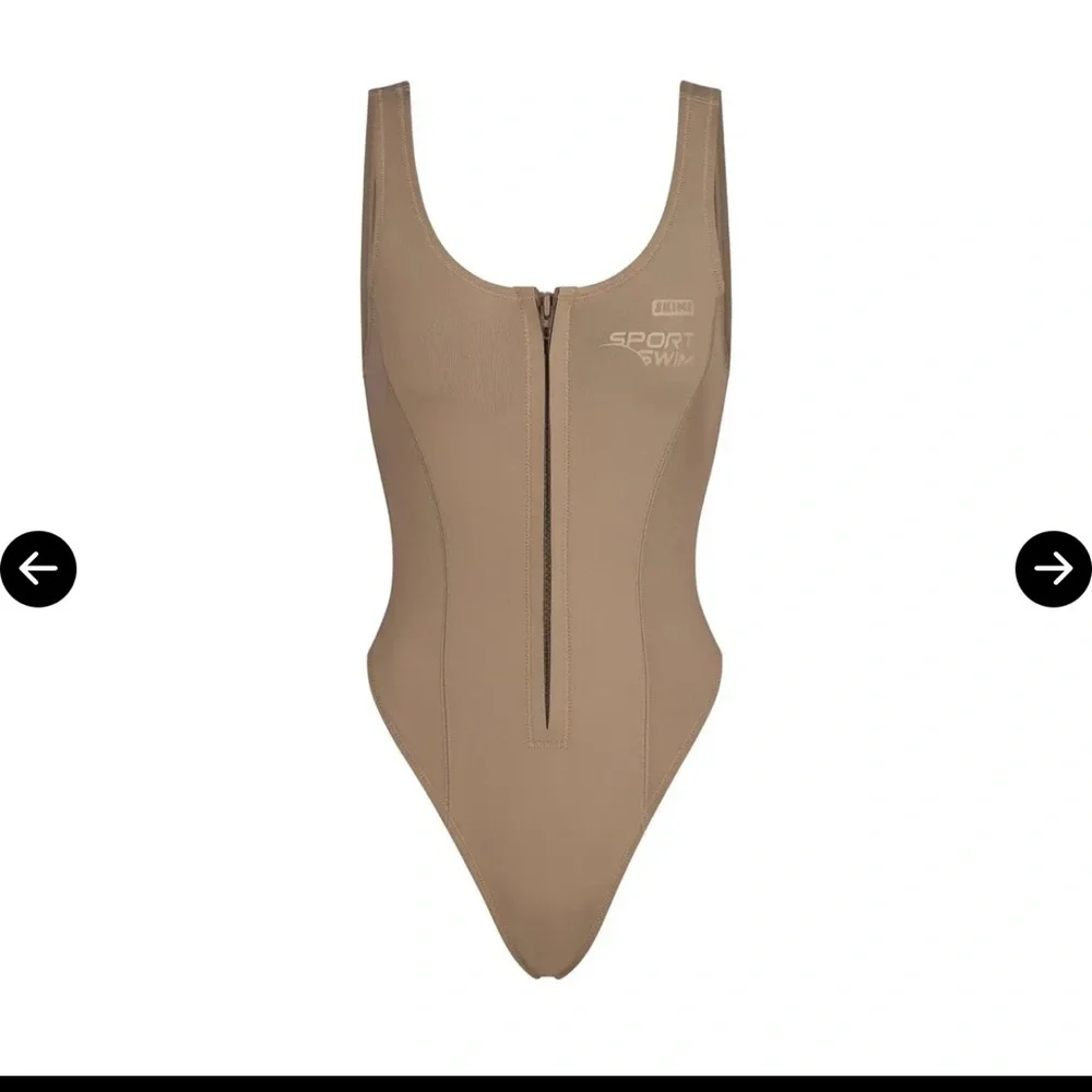 SKIMS SPORTS SWIM SCOOP NECK ONE PIECE